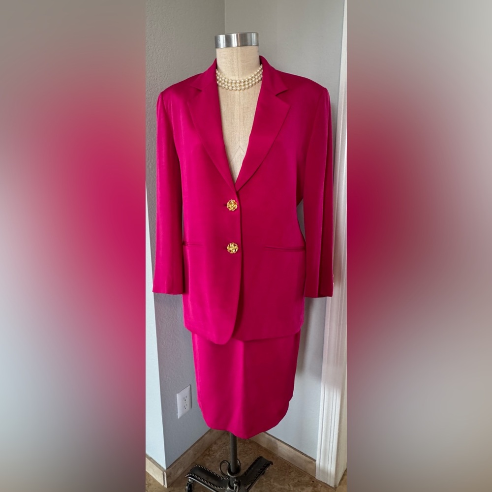 100% Silk Sally Musto’s Accents Skirt Suit Gold Buttons 14
